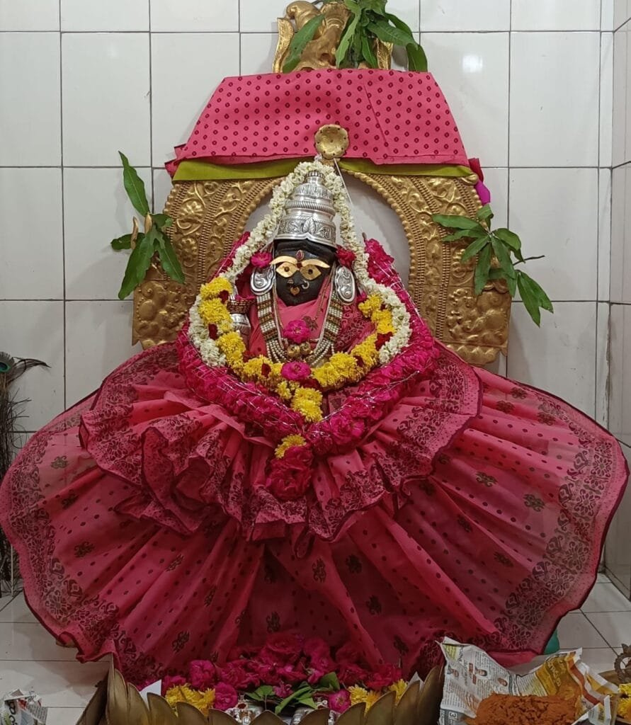 శ్రీ బాలత్రిపురసుందరి అమ్మవారికి చైత్ర పౌర్ణమి ప్రత్యేకపూజలు